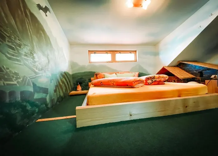 Svet Πανσιόν Úžice